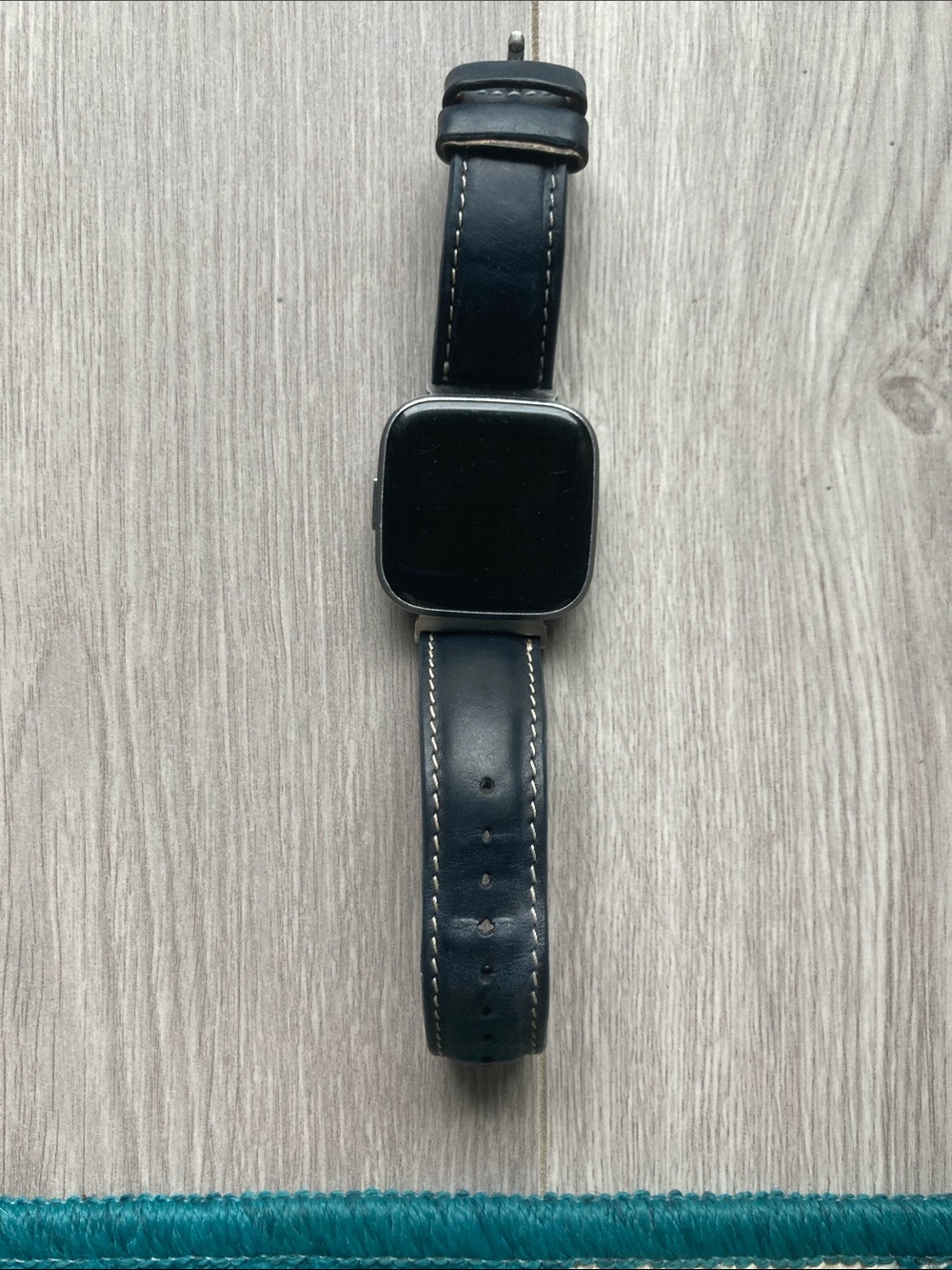 Fitbit versa 2 smartwatch, includes charger, 8-10 straps/bands - Picture 2 of 12